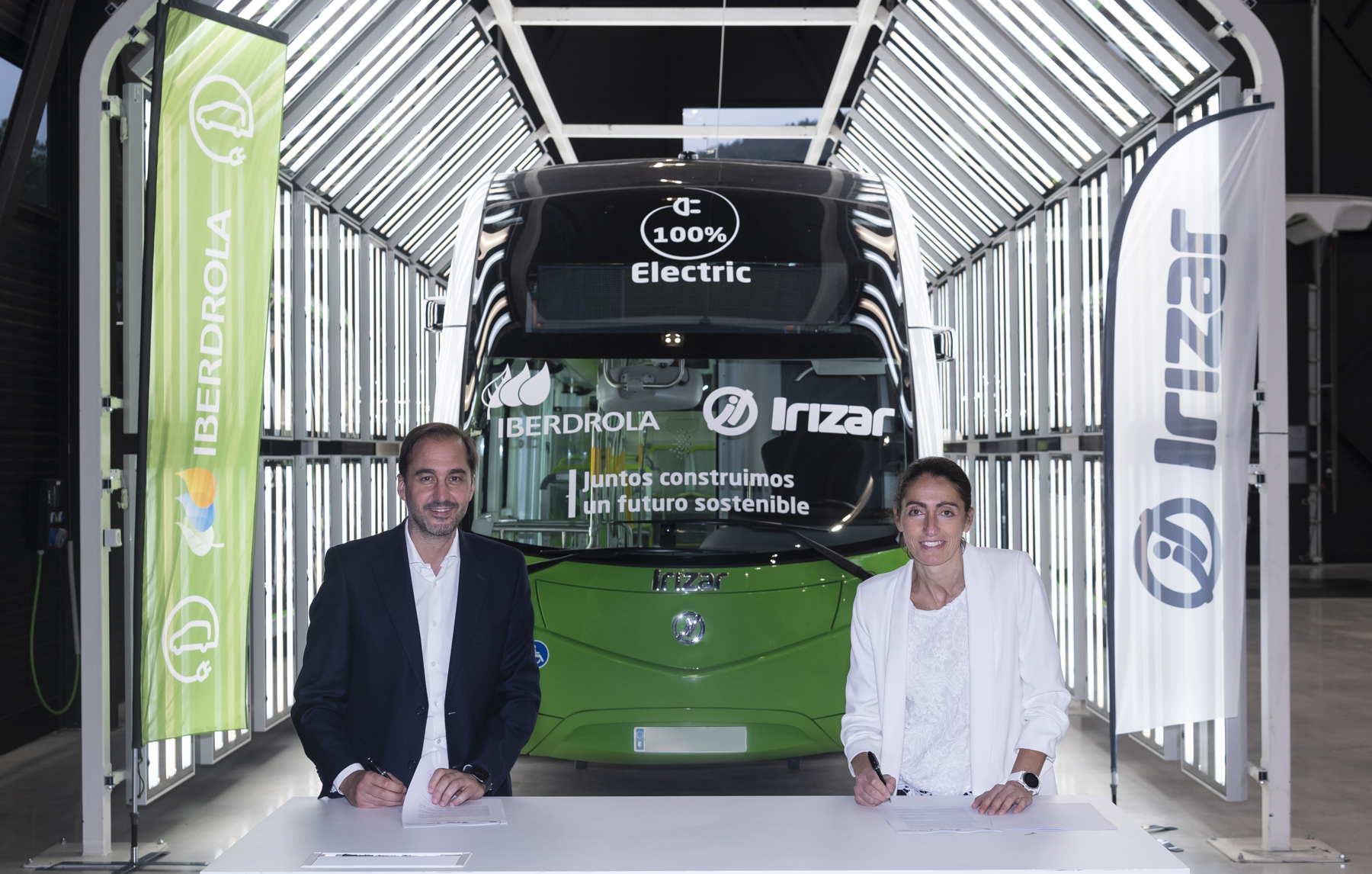 Firma acuerdo Iberdrola e Irizar